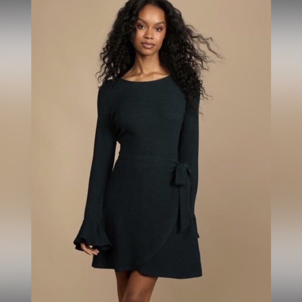NWT LULUS FRONT TIE DRESS